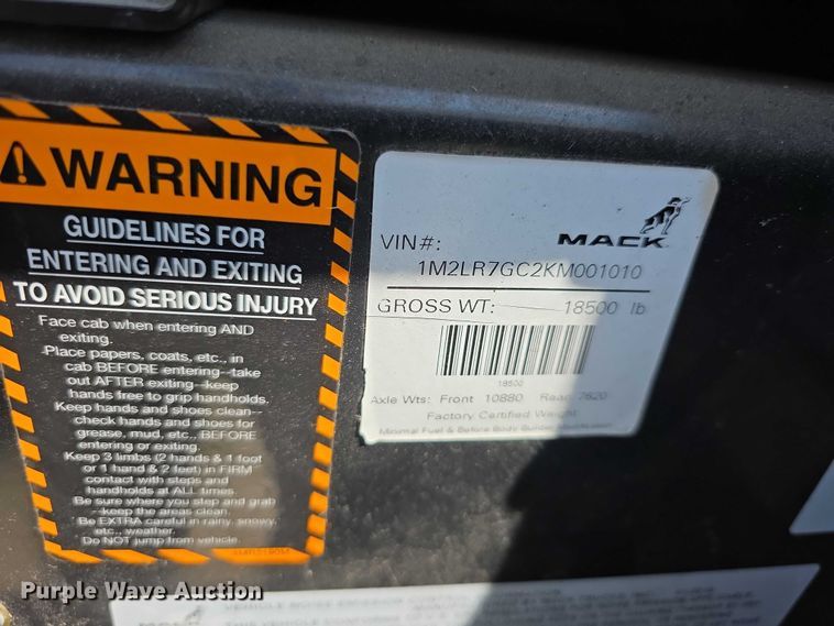 image for item FI0953 2019 Mack LR64E refuse truck