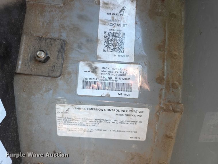 image for item FI0953 2019 Mack LR64E refuse truck