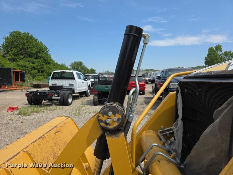 image for item FI0954 2011 Caterpillar 450E backhoe