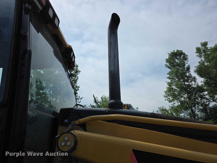image for item FI0954 2011 Caterpillar 450E backhoe