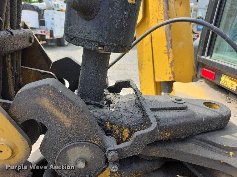 image for item FI0954 2011 Caterpillar 450E backhoe