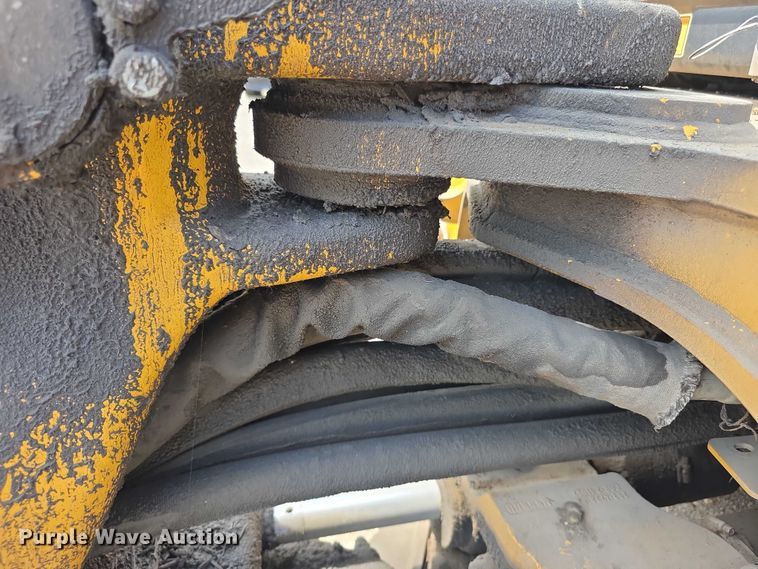 image for item FI0954 2011 Caterpillar 450E backhoe