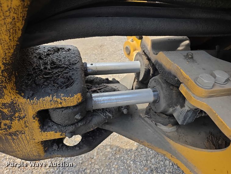 image for item FI0954 2011 Caterpillar 450E backhoe