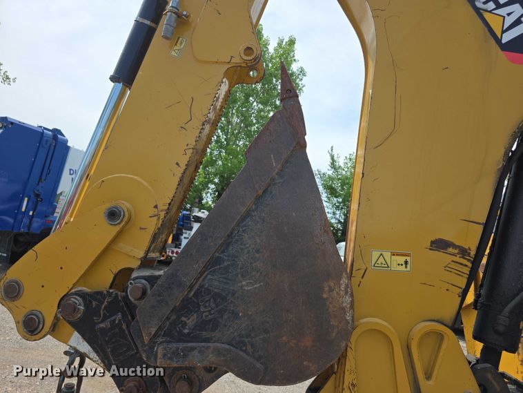 image for item FI0954 2011 Caterpillar 450E backhoe
