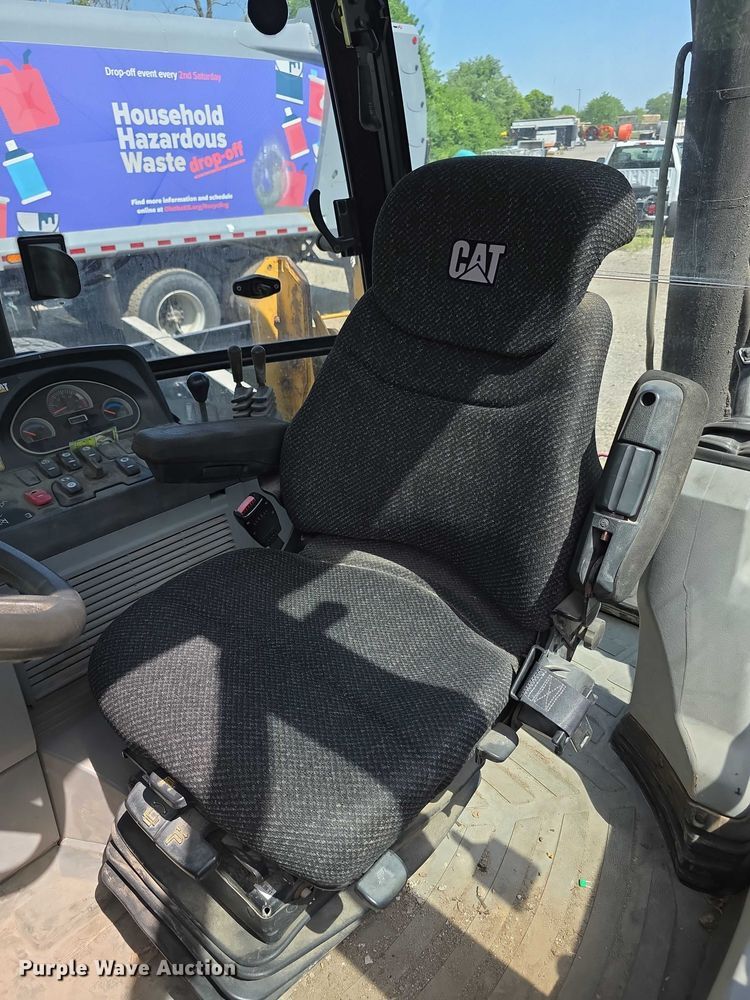image for item FI0954 2011 Caterpillar 450E backhoe