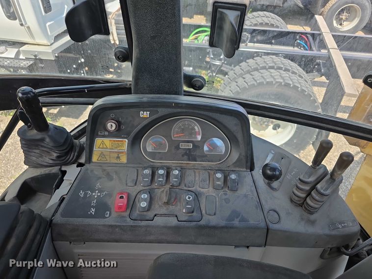 image for item FI0954 2011 Caterpillar 450E backhoe