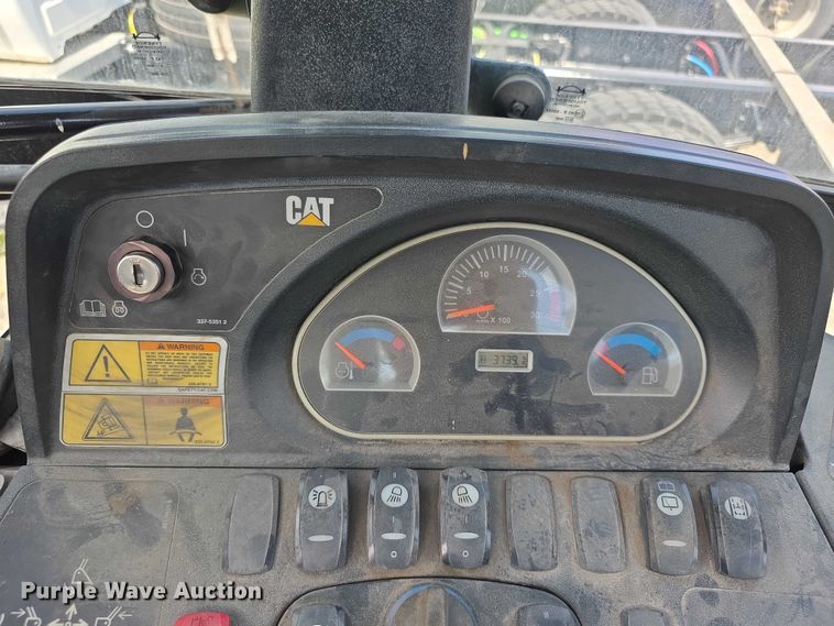 image for item FI0954 2011 Caterpillar 450E backhoe