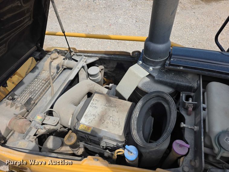 image for item FI0954 2011 Caterpillar 450E backhoe