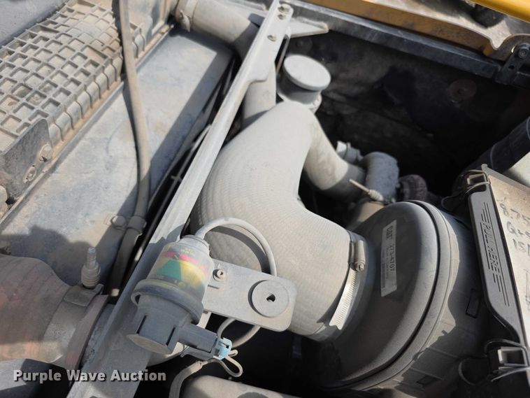 image for item FI0954 2011 Caterpillar 450E backhoe