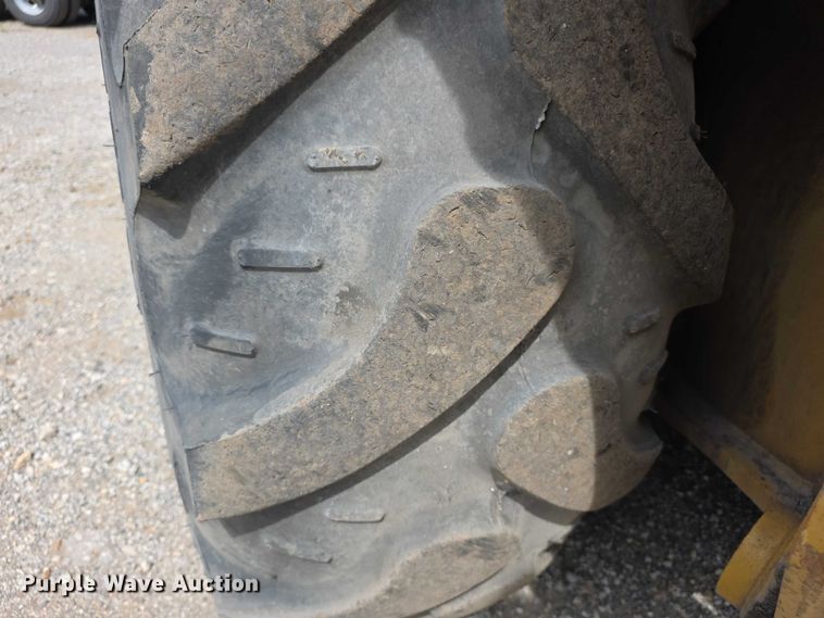 image for item FI0954 2011 Caterpillar 450E backhoe