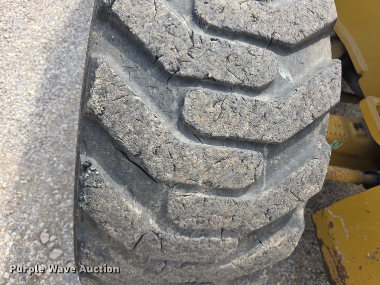 image for item FI0954 2011 Caterpillar 450E backhoe
