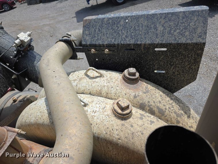 image for item FI0989 2008 International 7400SBA vacuum truck