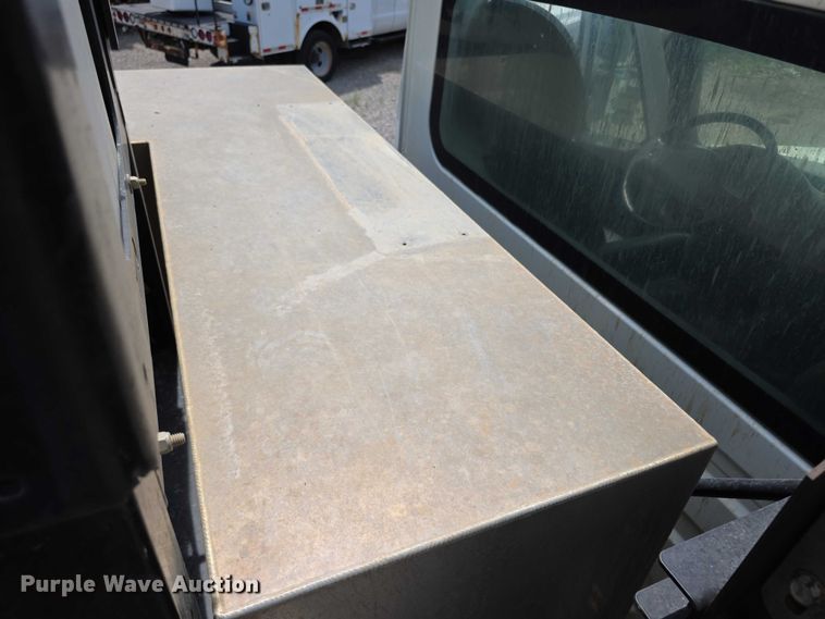 image for item FI0989 2008 International 7400SBA vacuum truck