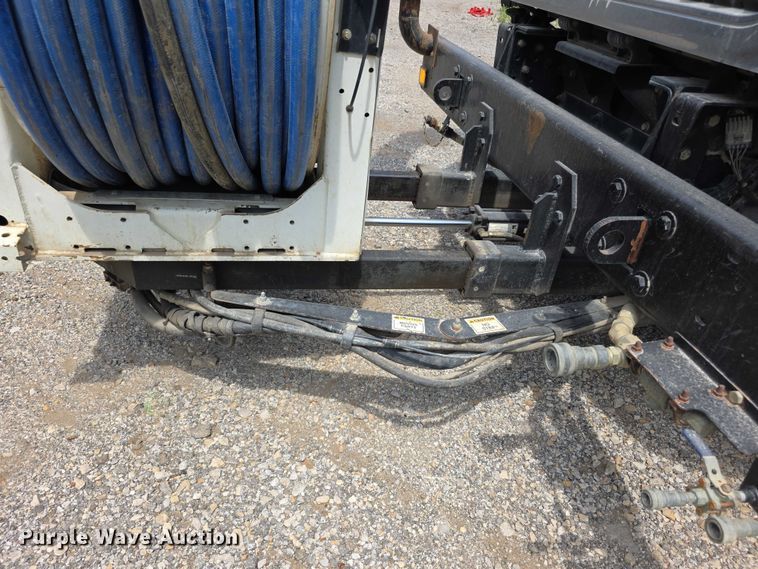 image for item FI0989 2008 International 7400SBA vacuum truck