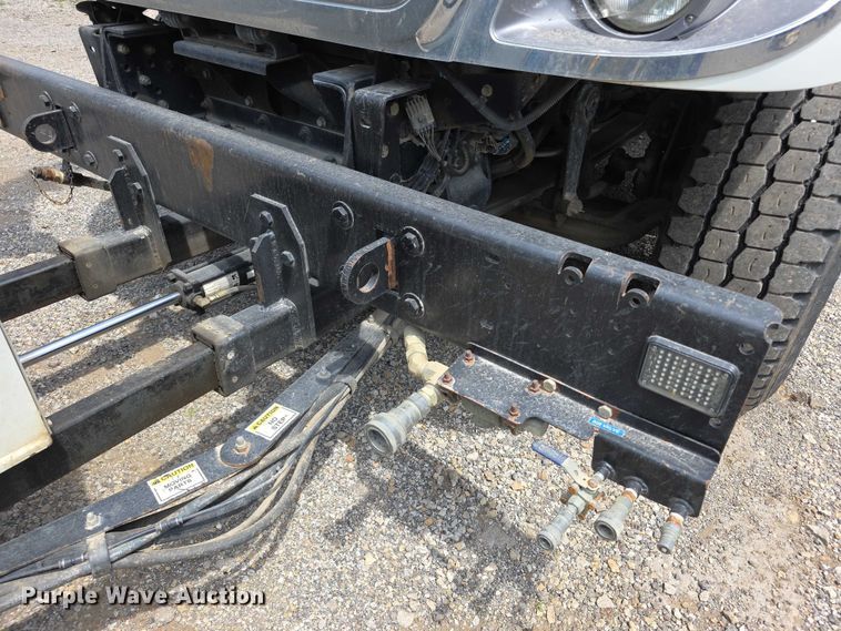 image for item FI0989 2008 International 7400SBA vacuum truck