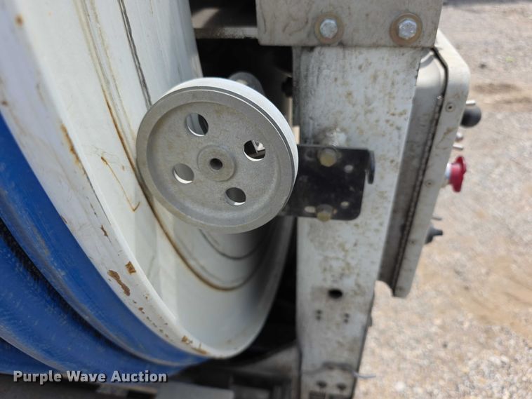 image for item FI0989 2008 International 7400SBA vacuum truck
