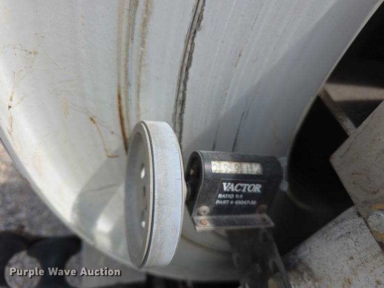 image for item FI0989 2008 International 7400SBA vacuum truck