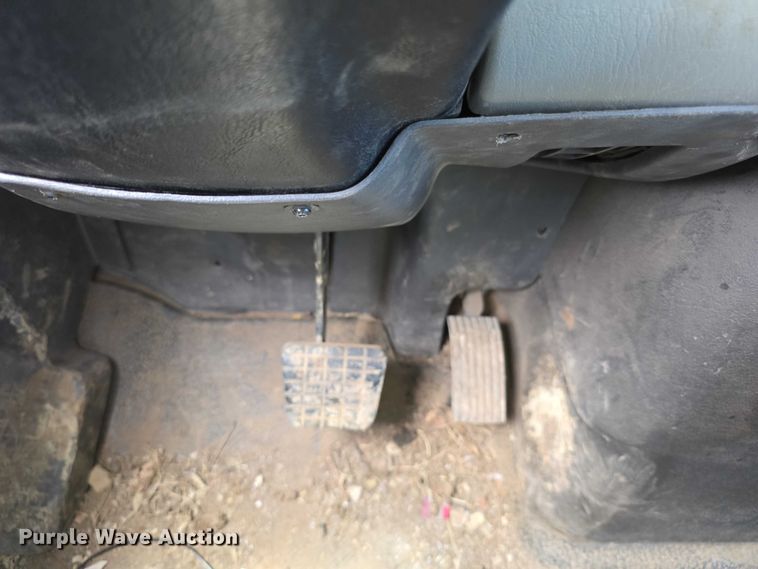 image for item FI0989 2008 International 7400SBA vacuum truck
