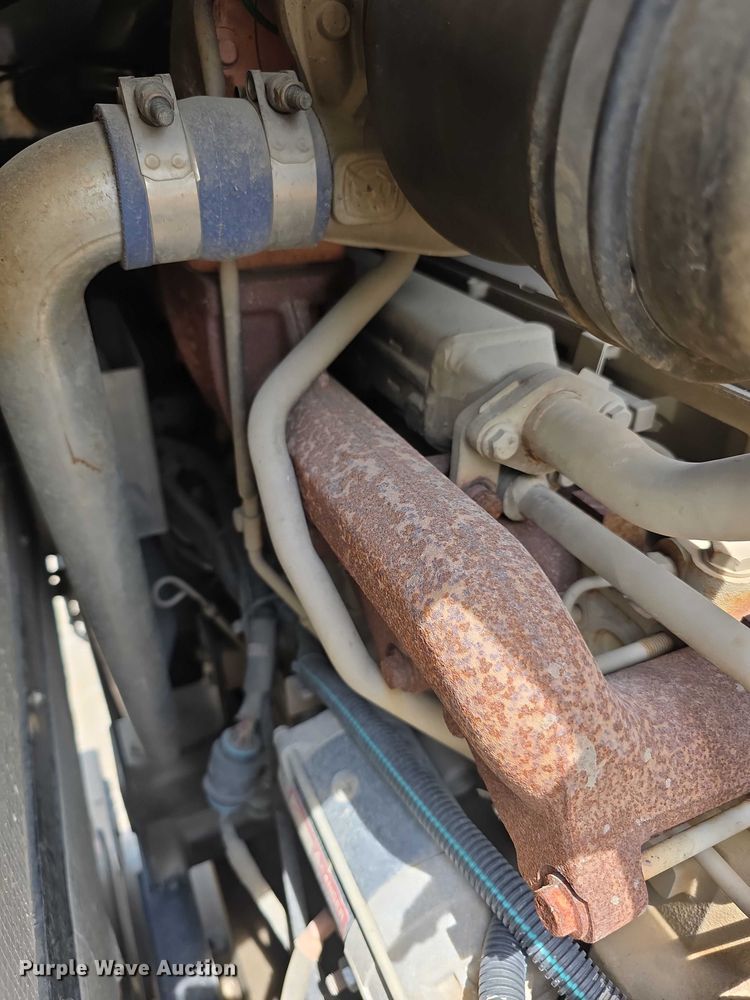 image for item FI0989 2008 International 7400SBA vacuum truck