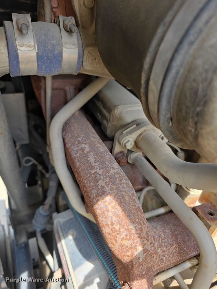 image for item FI0989 2008 International 7400SBA vacuum truck