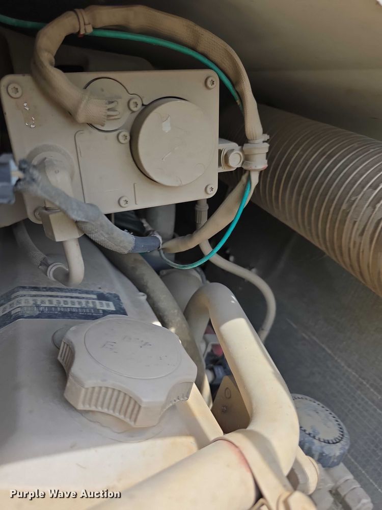 image for item FI0989 2008 International 7400SBA vacuum truck