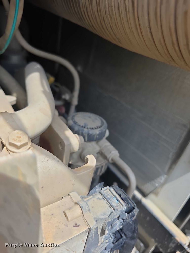 image for item FI0989 2008 International 7400SBA vacuum truck