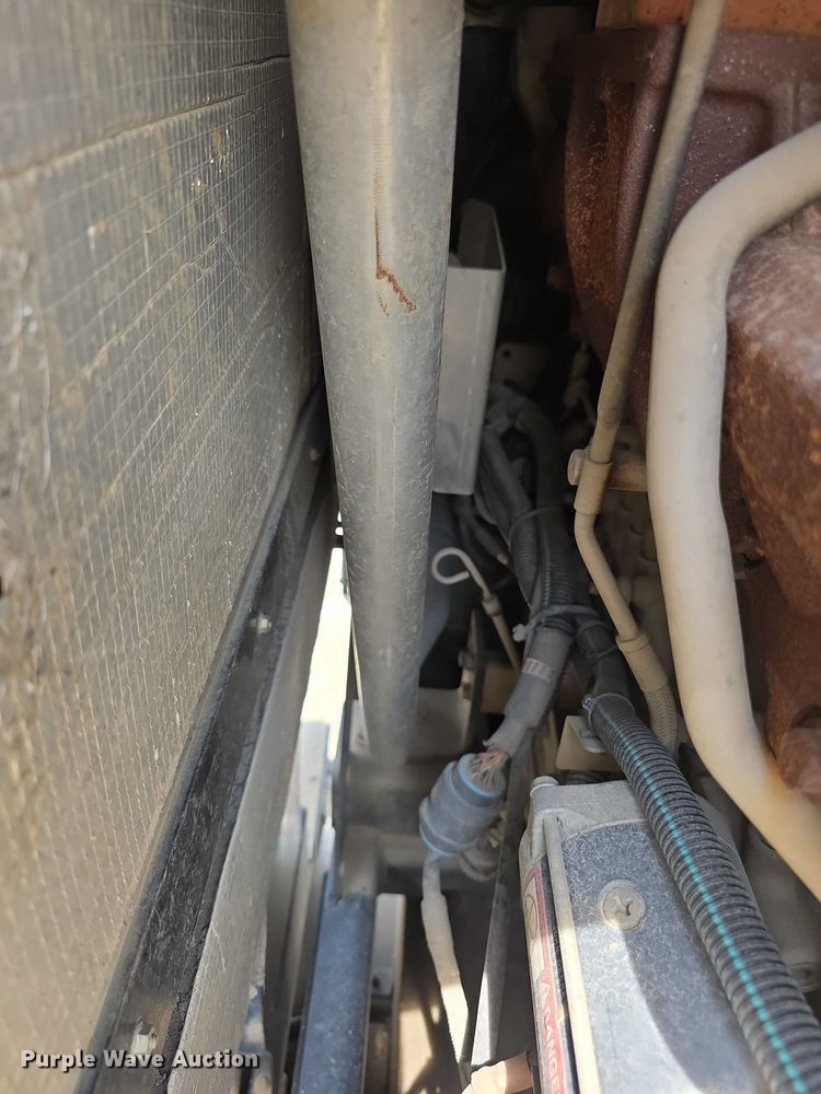 image for item FI0989 2008 International 7400SBA vacuum truck