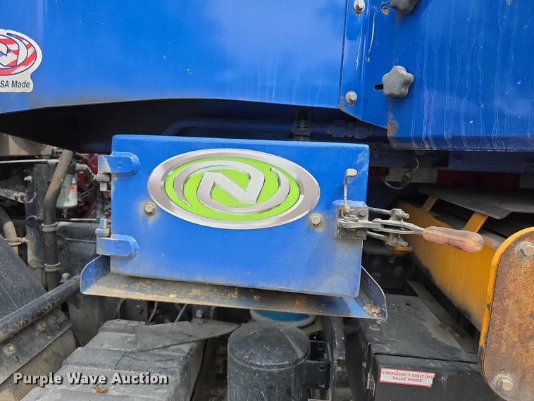 image for item FI0990 2017 Mack LR633 refuse truck