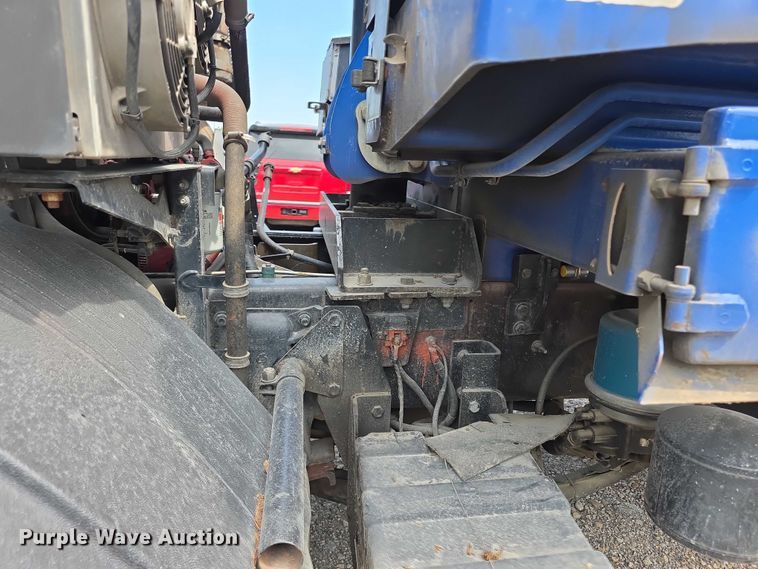 image for item FI0990 2017 Mack LR633 refuse truck