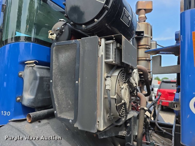 image for item FI0990 2017 Mack LR633 refuse truck