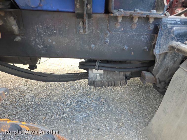 image for item FI0990 2017 Mack LR633 refuse truck