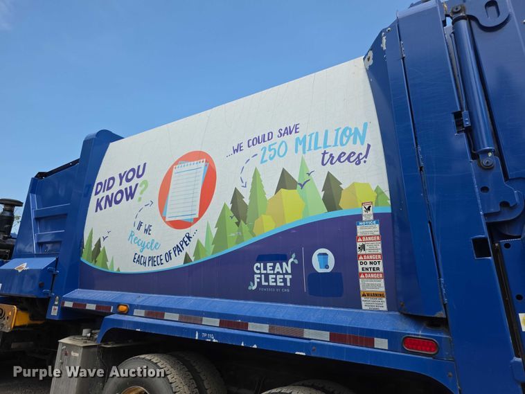 image for item FI0990 2017 Mack LR633 refuse truck