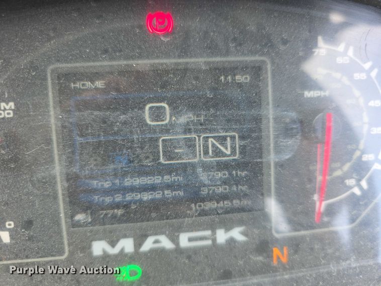 image for item FI0990 2017 Mack LR633 refuse truck