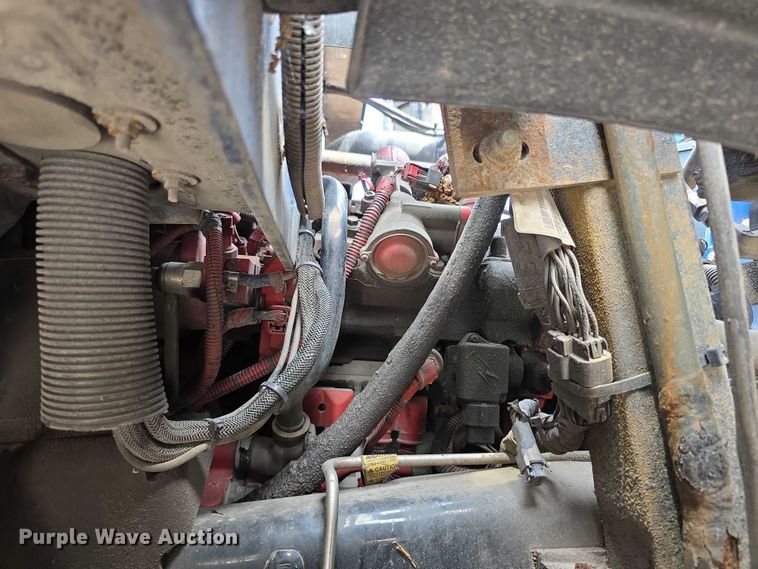 image for item FI0990 2017 Mack LR633 refuse truck