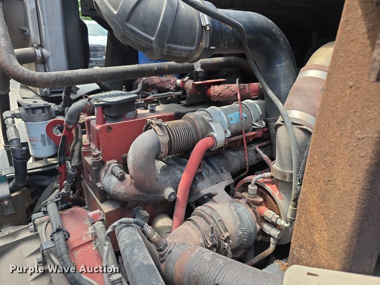 image for item FI0990 2017 Mack LR633 refuse truck
