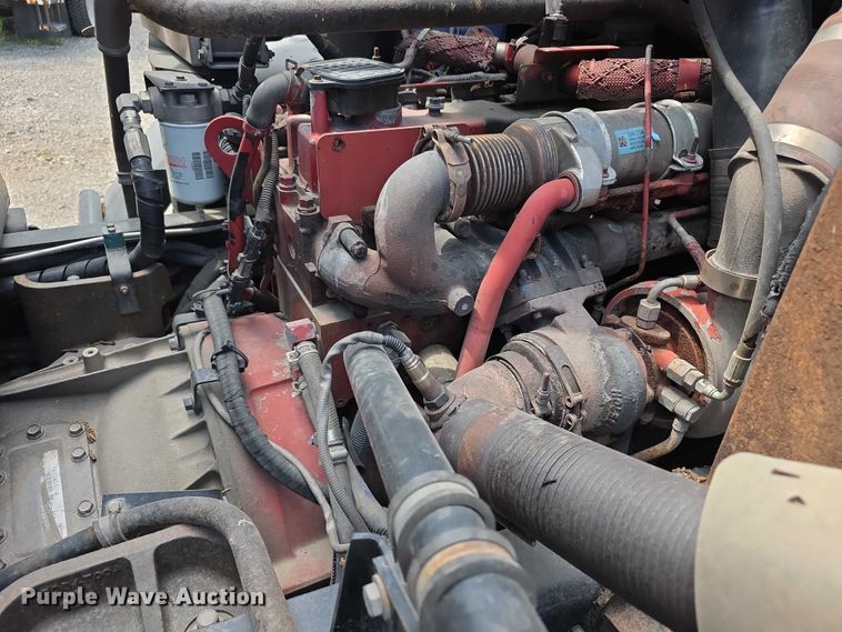 image for item FI0990 2017 Mack LR633 refuse truck