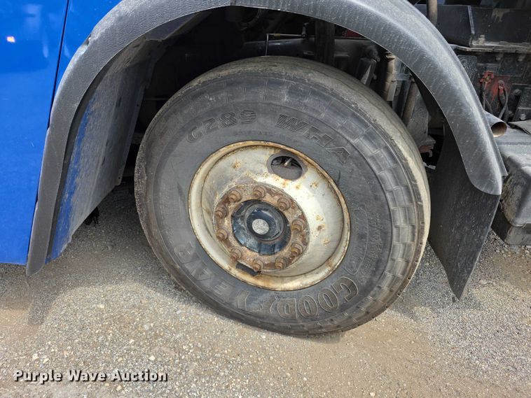 image for item FI0990 2017 Mack LR633 refuse truck