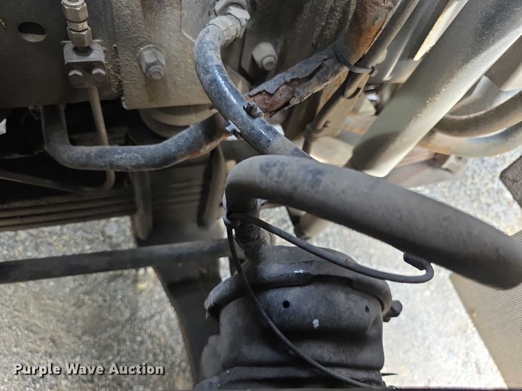 image for item FI0990 2017 Mack LR633 refuse truck