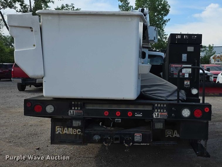 image for item FI0993 2012 Ford F550 Super Duty XL bucket truck