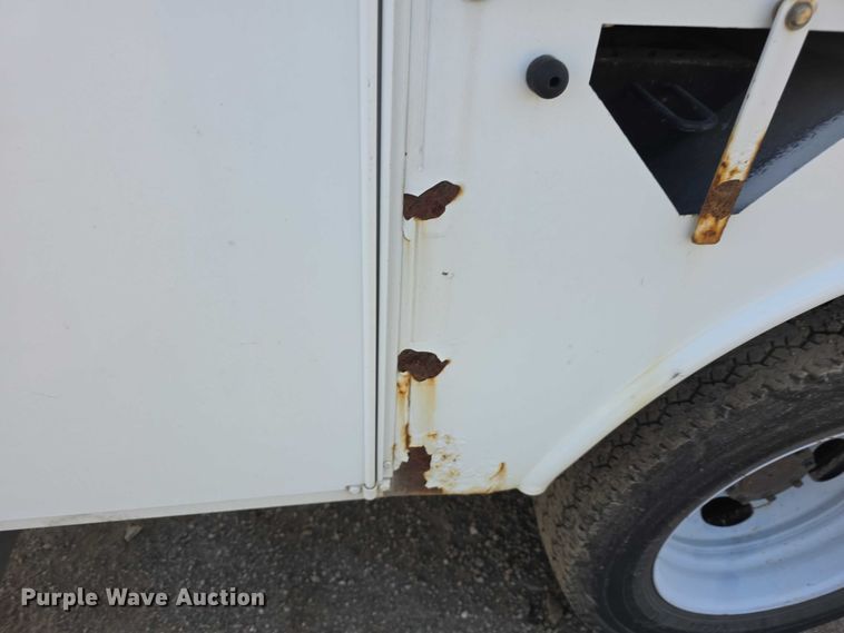image for item FI0993 2012 Ford F550 Super Duty XL bucket truck