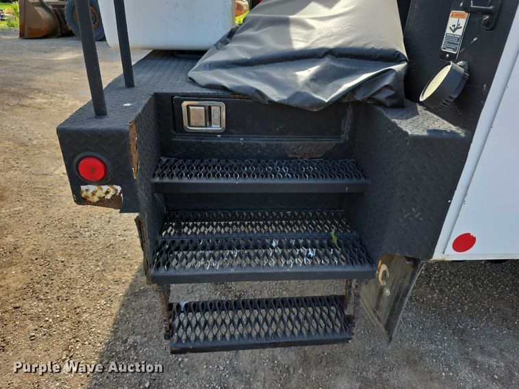 image for item FI0993 2012 Ford F550 Super Duty XL bucket truck