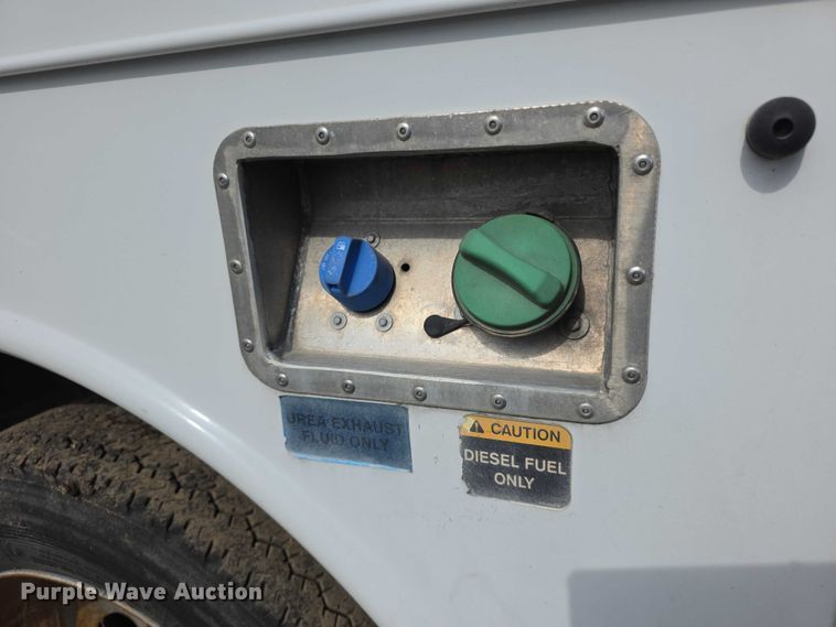 image for item FI0993 2012 Ford F550 Super Duty XL bucket truck
