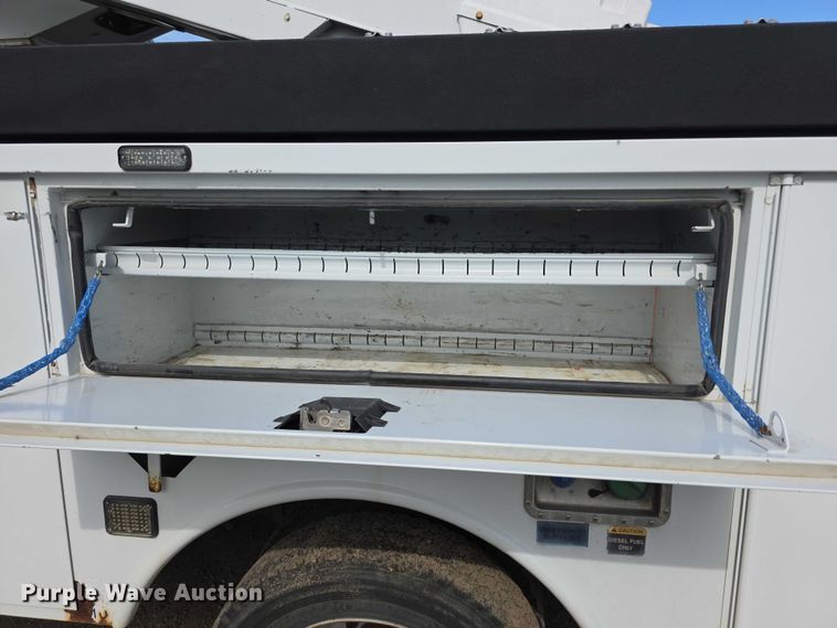 image for item FI0993 2012 Ford F550 Super Duty XL bucket truck