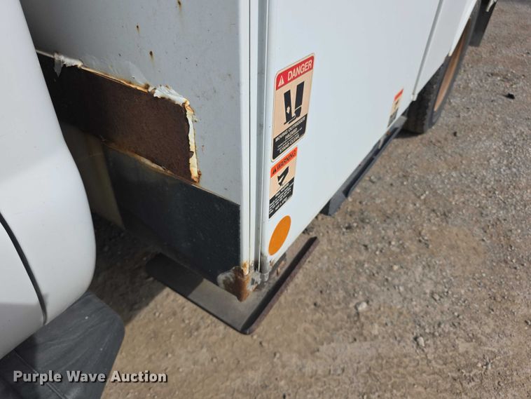 image for item FI0993 2012 Ford F550 Super Duty XL bucket truck