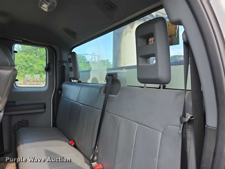 image for item FI0993 2012 Ford F550 Super Duty XL bucket truck