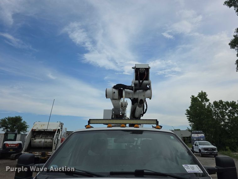 image for item FI0994 2012 Ford F550 Super Duty XL bucket truck