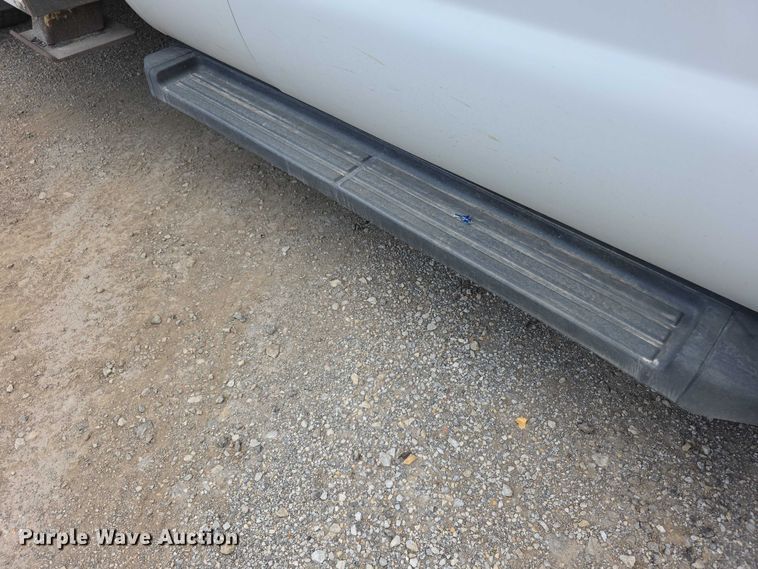 image for item FI0994 2012 Ford F550 Super Duty XL bucket truck