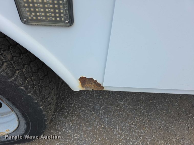 image for item FI0994 2012 Ford F550 Super Duty XL bucket truck