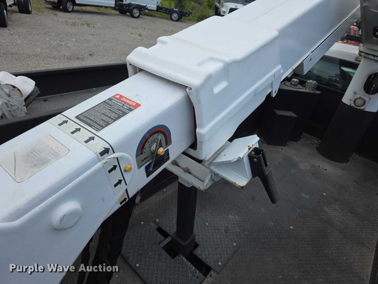image for item FI0994 2012 Ford F550 Super Duty XL bucket truck