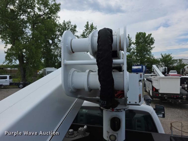 image for item FI0994 2012 Ford F550 Super Duty XL bucket truck